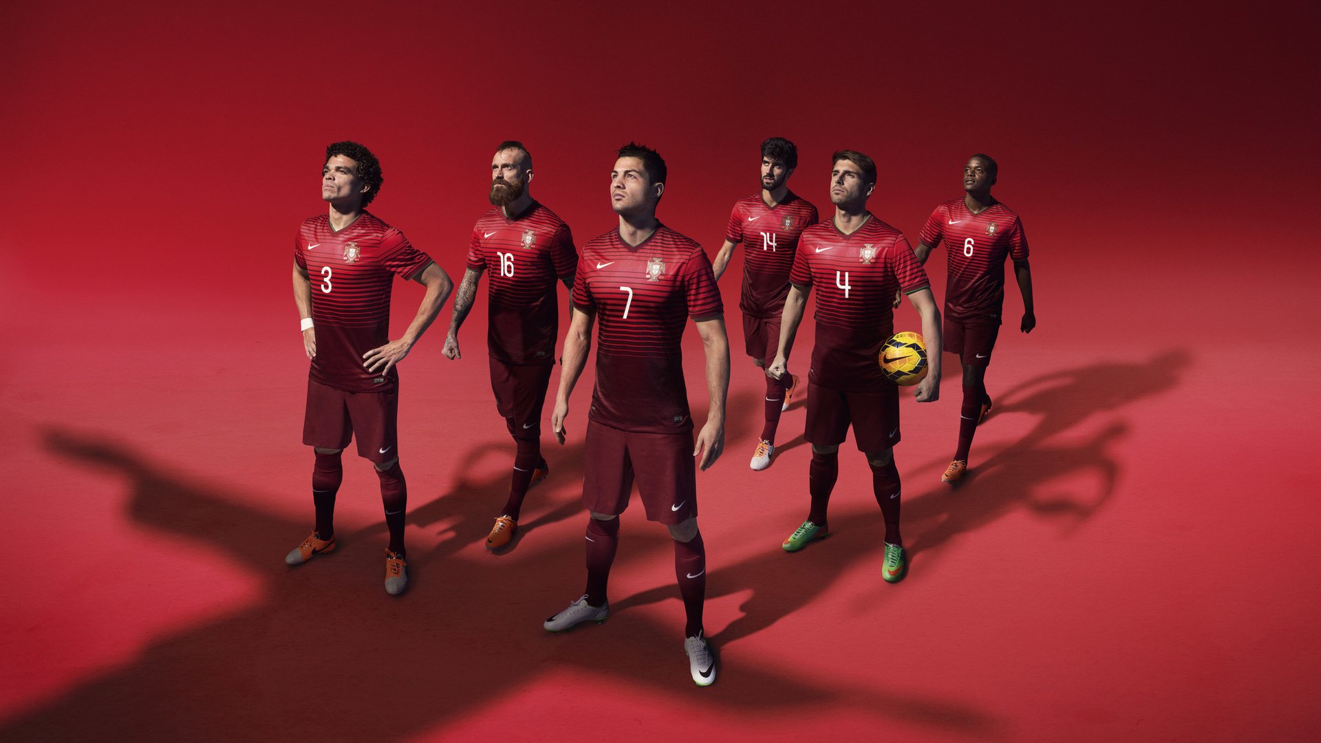 逆境中逆袭的“魔幻团队”：他们的传奇故事，魔幻队员